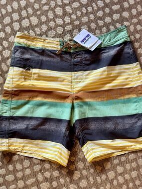 Patagonia Wavefarer Board Shorts 19” Stripe NWT Mens 38 Swim Trunks Surf